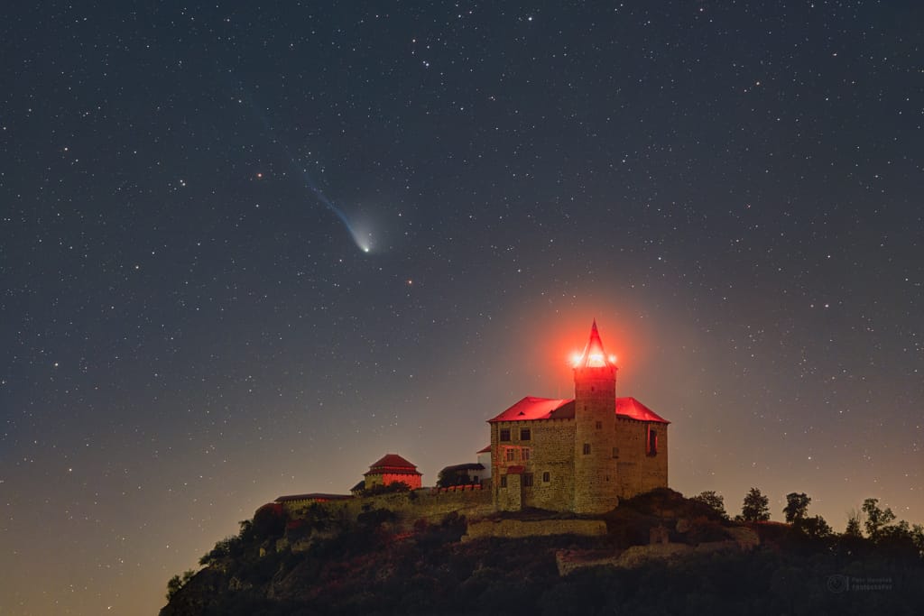 Comet Olbers over Kunetice Castle Comet Olbers over Kunetice Castle