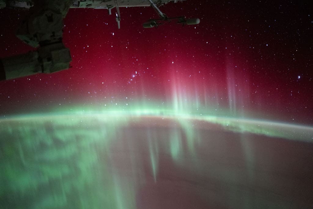 Aurora Australis and the International Space Station Aurora Australis and the International Space Station