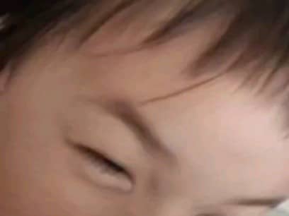搞怪的小朋友