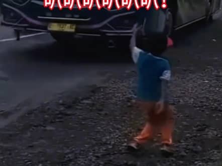 盘点人类迷惑行为爆笑瞬间！