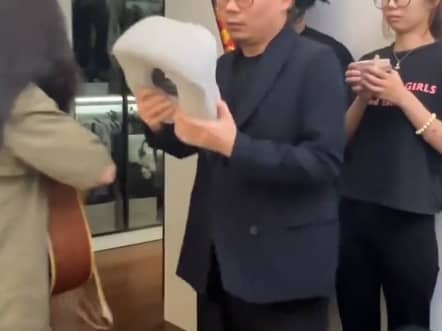 从哪发出来的声音