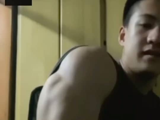 这种肌肉猛男黑皮体育生到底谁在吃…… 这种肌肉猛男黑皮体育生到底谁在吃……