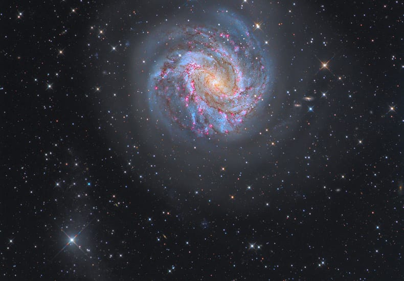 M83: Star Streams and a Thousand Rubies M83: Star Streams and a Thousand Rubies