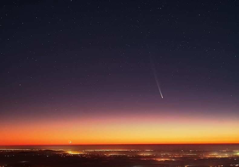 Comet at Moonrise Comet at Moonrise