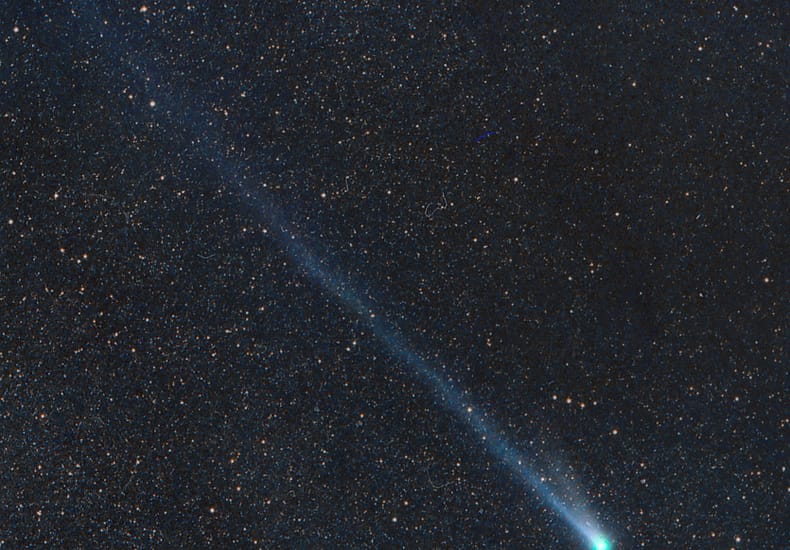 Periodic Comet Swift Tuttle Periodic Comet Swift Tuttle