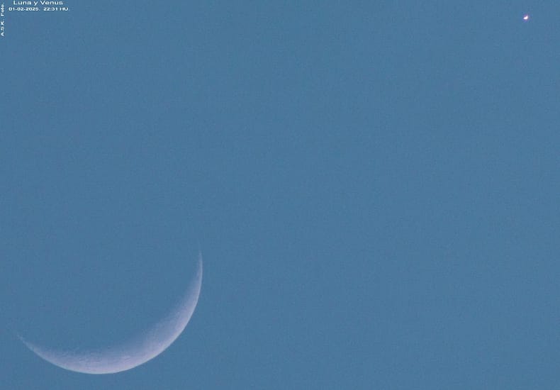 A Conjunction of Crescents A Conjunction of Crescents
