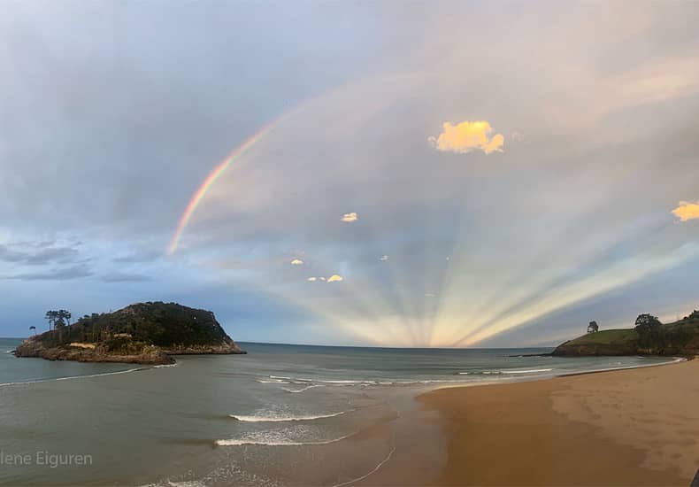 Anticrepuscular Rays: A Rainbow Fan over Spain Anticrepuscular Rays: A Rainbow Fan over Spain