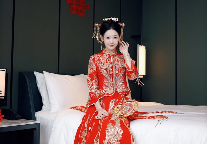 XiuRen第8972期_模特唐安琪性感红色新娘服饰露红色内衣配超薄肉丝撩人诱惑写真79P
