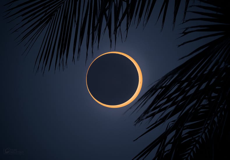 Ring of Fire over Easter Island Ring of Fire over Easter Island