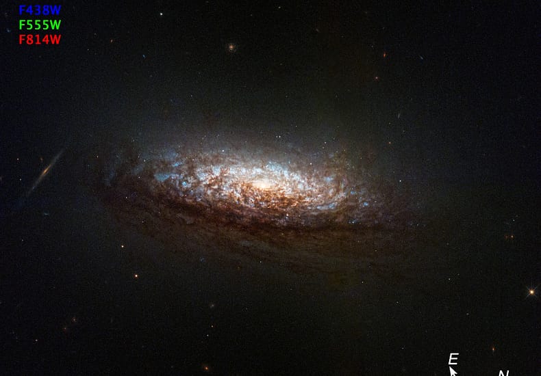 Hubble s NGC 1546