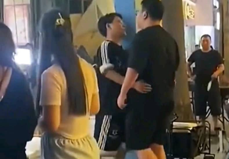这个视频的配音有点怪 搞笑