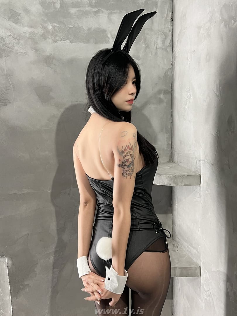 鱼神YuShen:Bunny Girl in black stockings 鱼神YuShen:Bunny Girl in black stockings