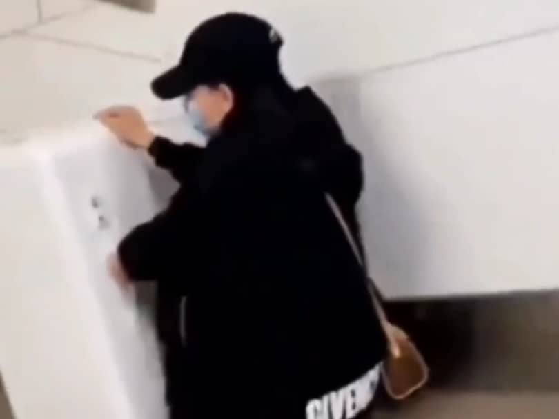 监控下的搞笑视频