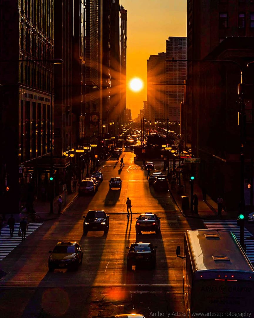 Chicagohenge: Equinox in an Aligned City Chicagohenge: Equinox in an Aligned City