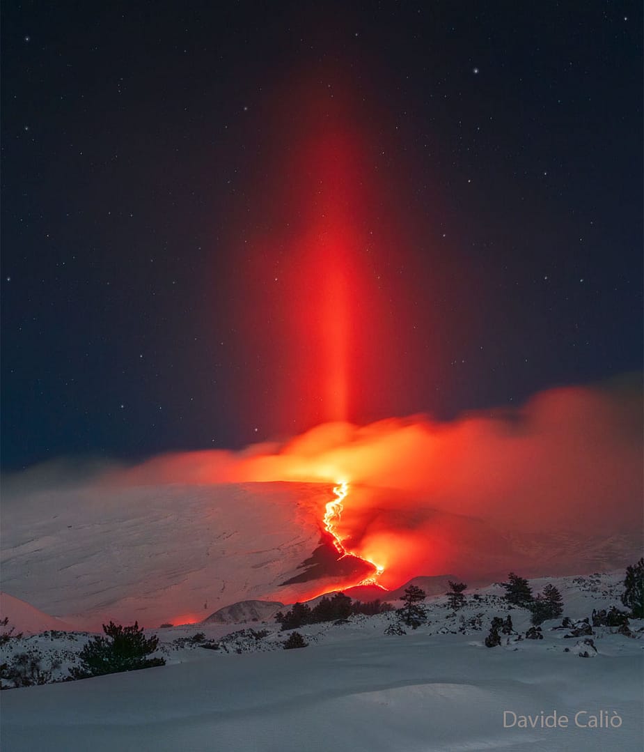 Light Pillar over Erupting Etna Light Pillar over Erupting Etna