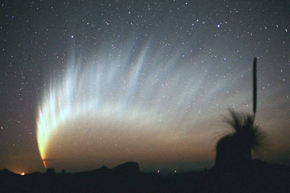 The Magnificent Tail of Comet McNaught The Magnificent Tail of Comet McNaught