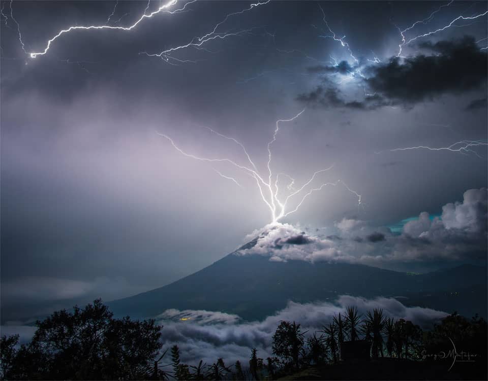 Lightning over the Volcano of Water Lightning over the Volcano of Water