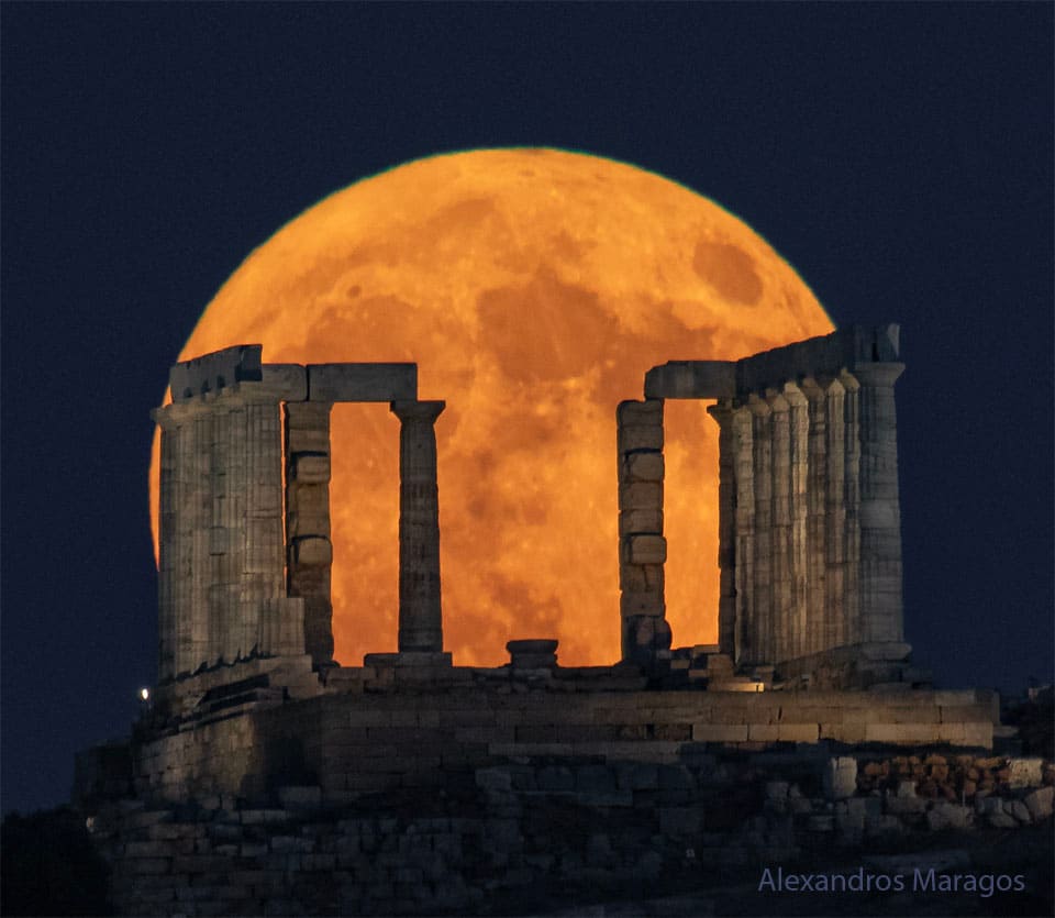 Supermoon Beyond the Temple of Poseidon Supermoon Beyond the Temple of Poseidon